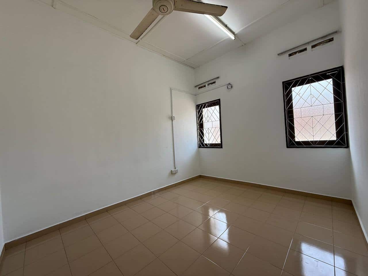 Double Storey Taman Suria Jalan Suria 4