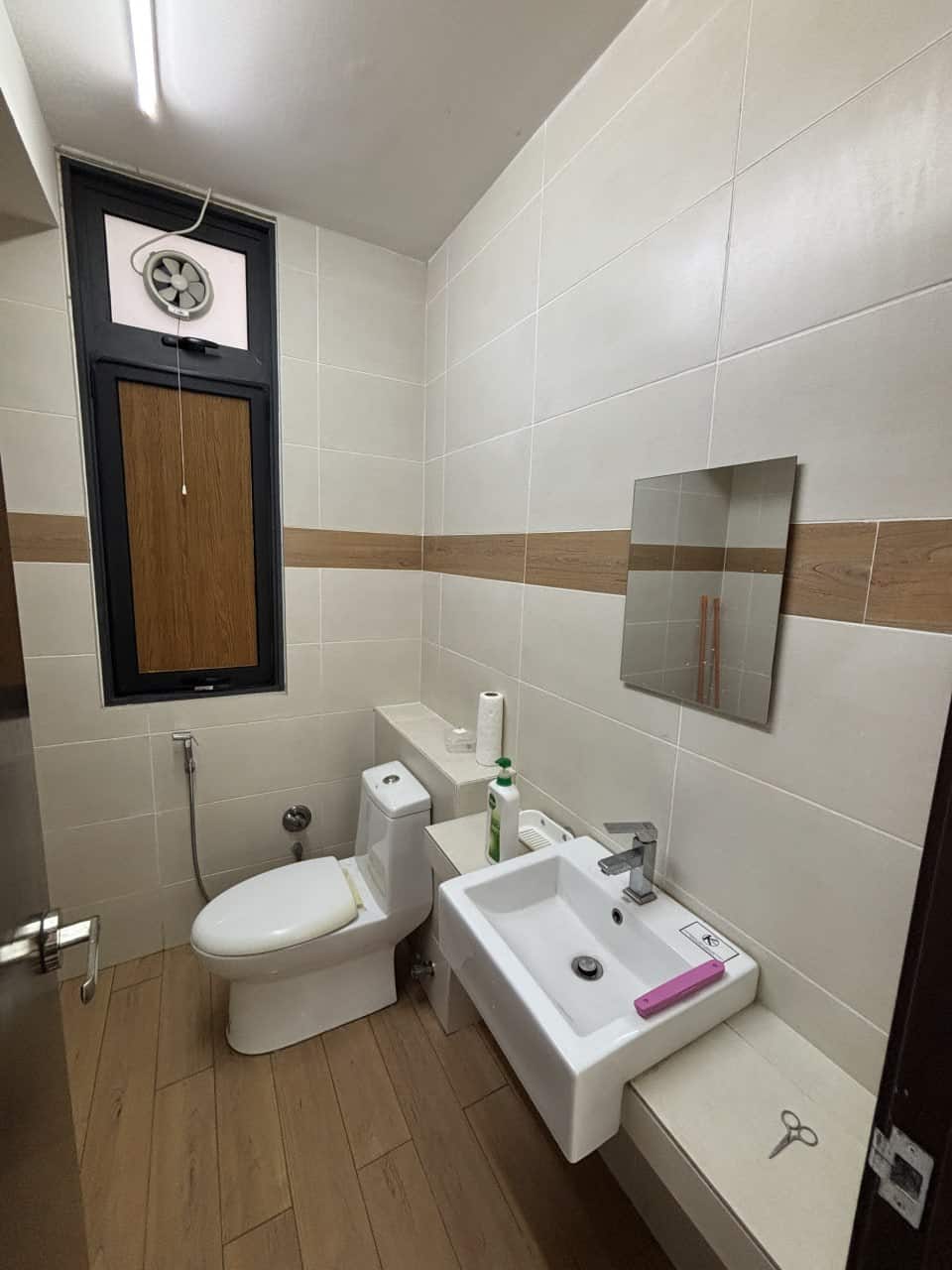 Service Apartment 8Scape Residency 11