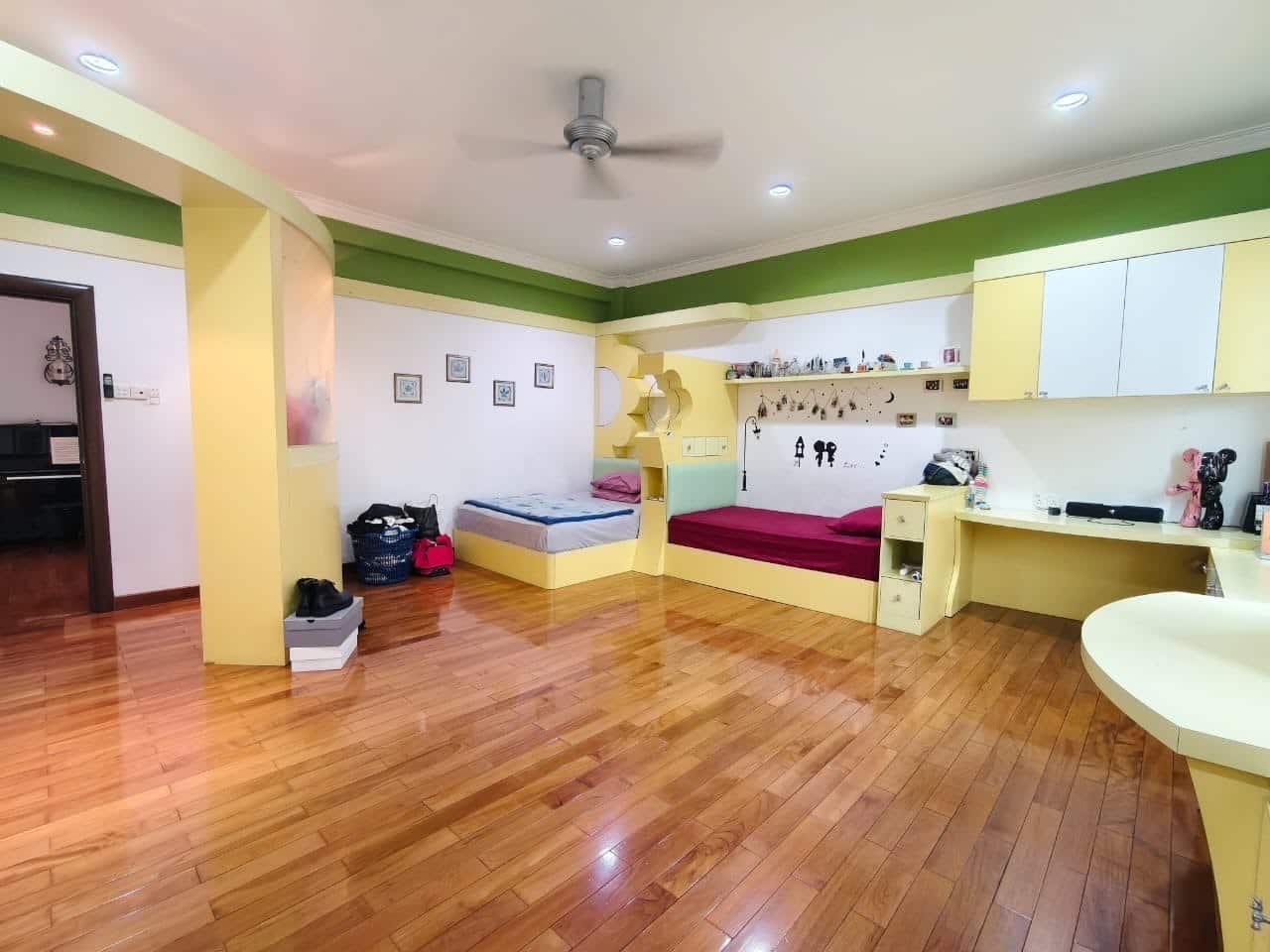 3-Storey Detached Bungalow Stulang Laut 8
