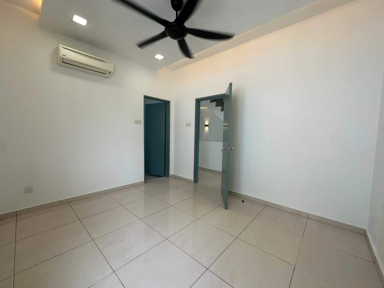 Triple Storey Cluster House Horizon Hills 5