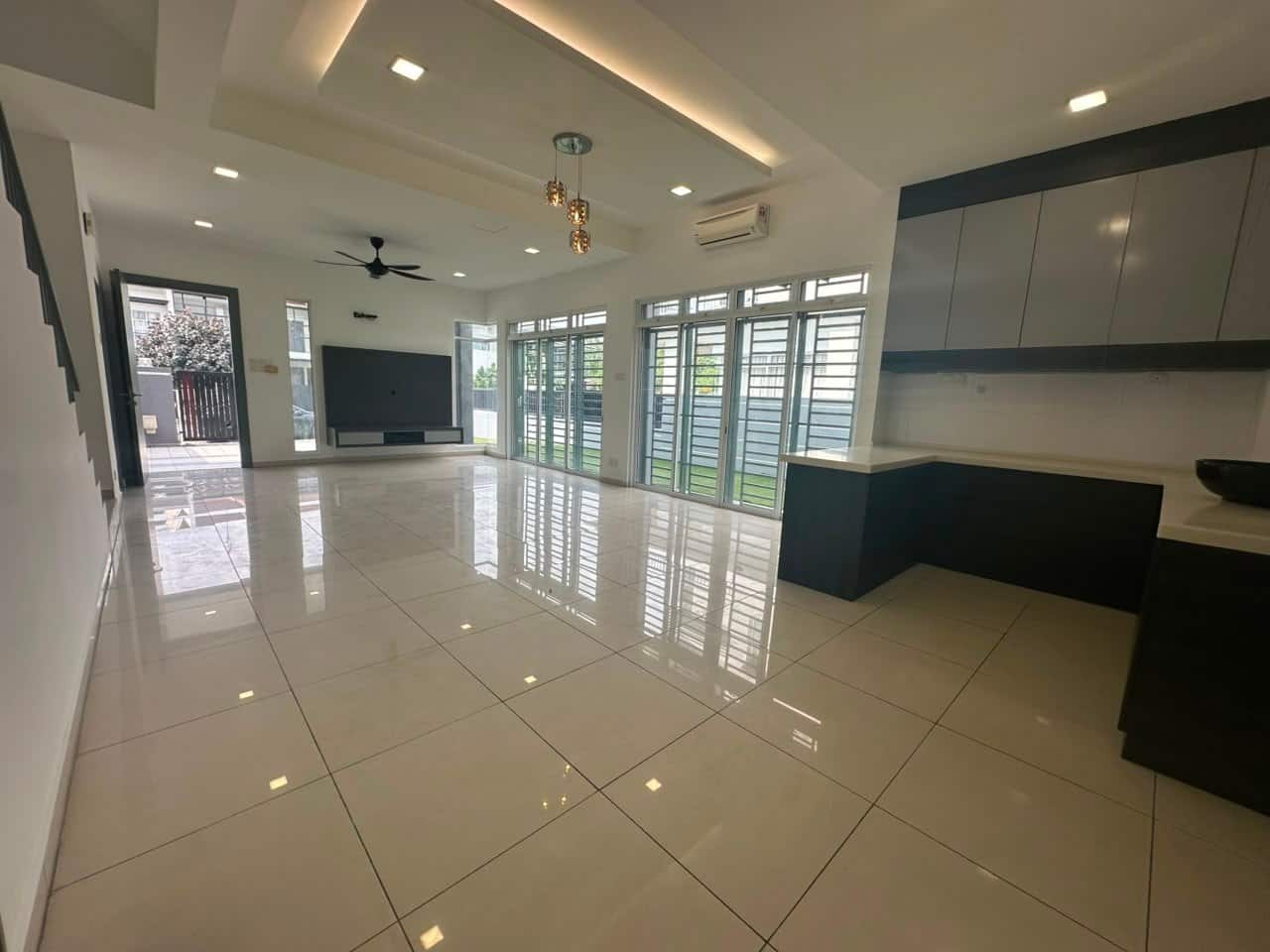 Triple Storey Cluster House Horizon Hills 2