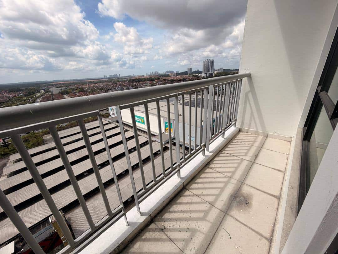 Condominium Bukit Indah 4