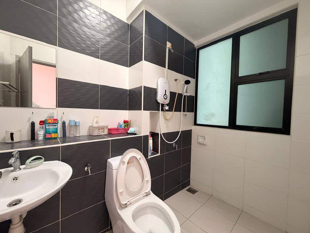 Condominium Bukit Indah 8