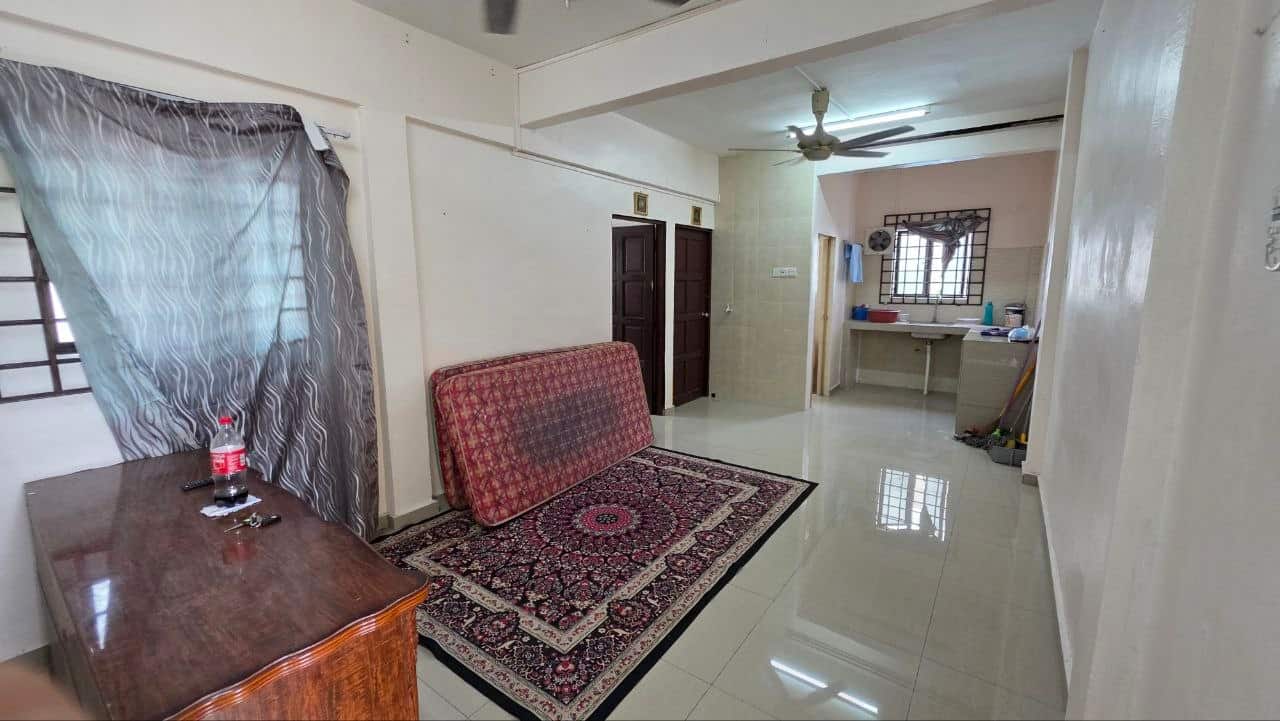 Low cost flat Taman Melawati 1