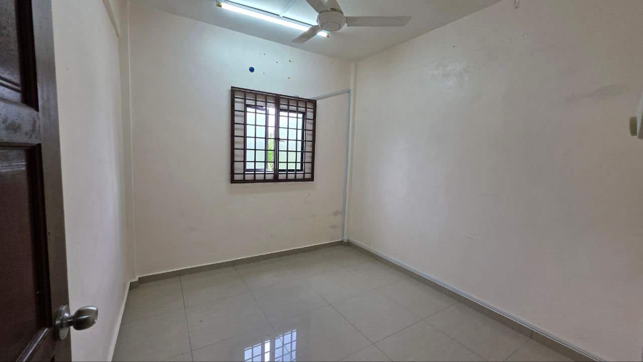 Low cost flat Taman Melawati 6