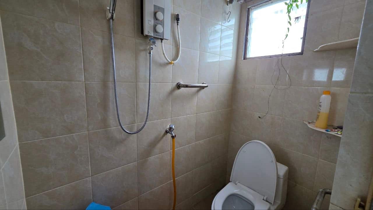 Low cost flat Taman Melawati 7