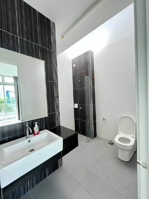 Double Storey Terrace House Eco Cascadia (Neptune) 6