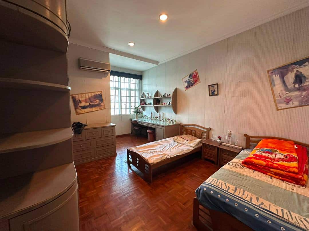 Semi-Detached Taman Suria 8