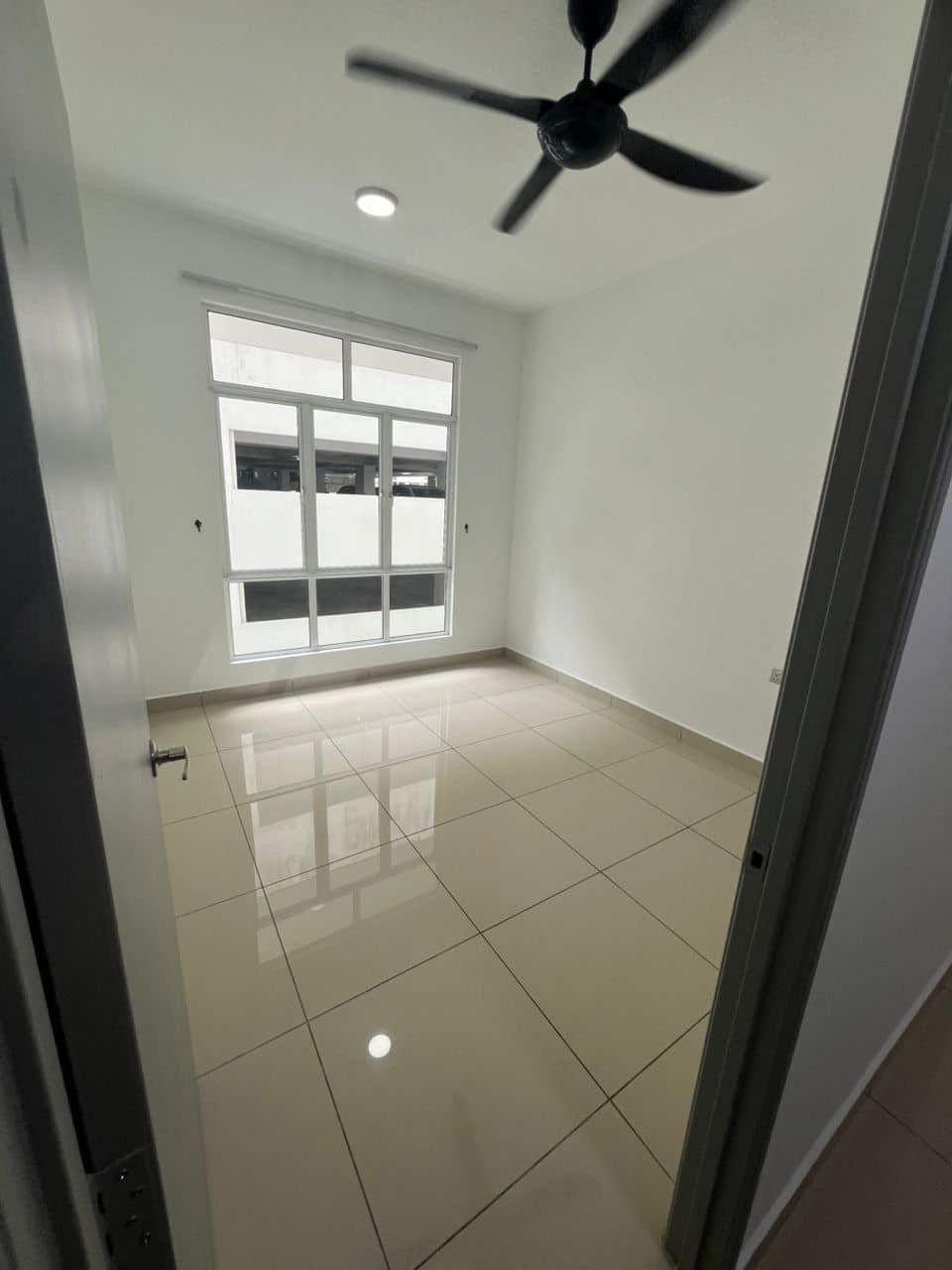 Serviced Apartment Twin Danga Residence Perling 6