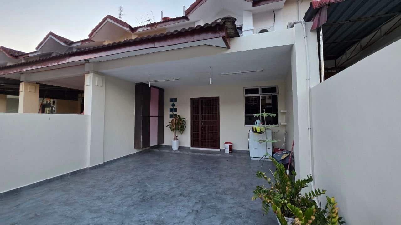 Double Storey Terrace House Taman Mutiara Rini 2