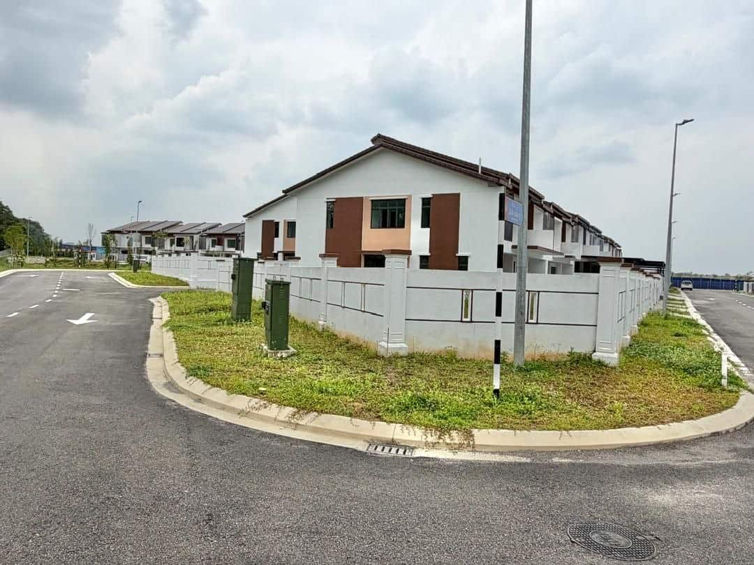 Double Storey Terrace Corner Taman Tropikana Alma 3