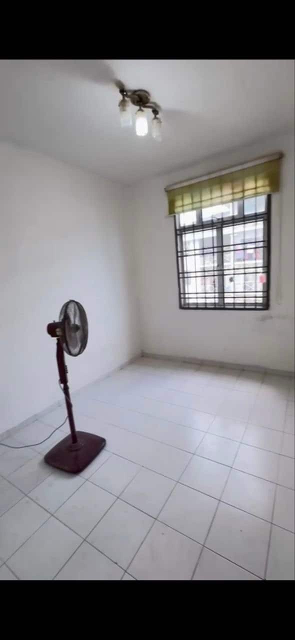 Medium Cost Service Apartment Larkin Idaman 3