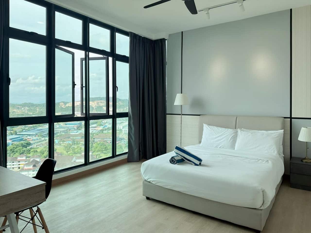 Service Apartment Green Haven 5