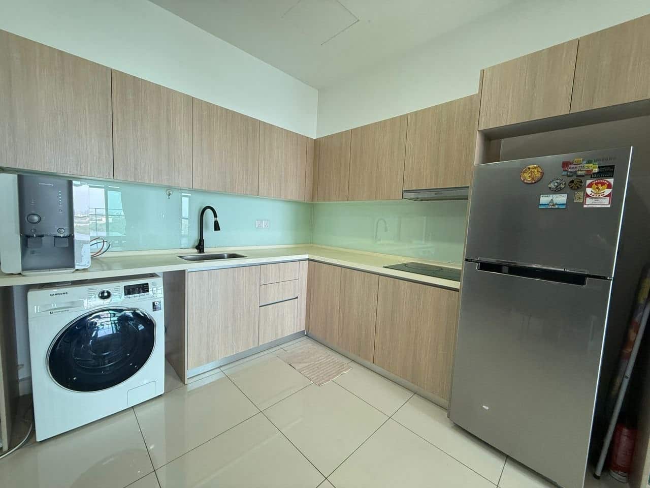 Service Apartment Green Haven 5