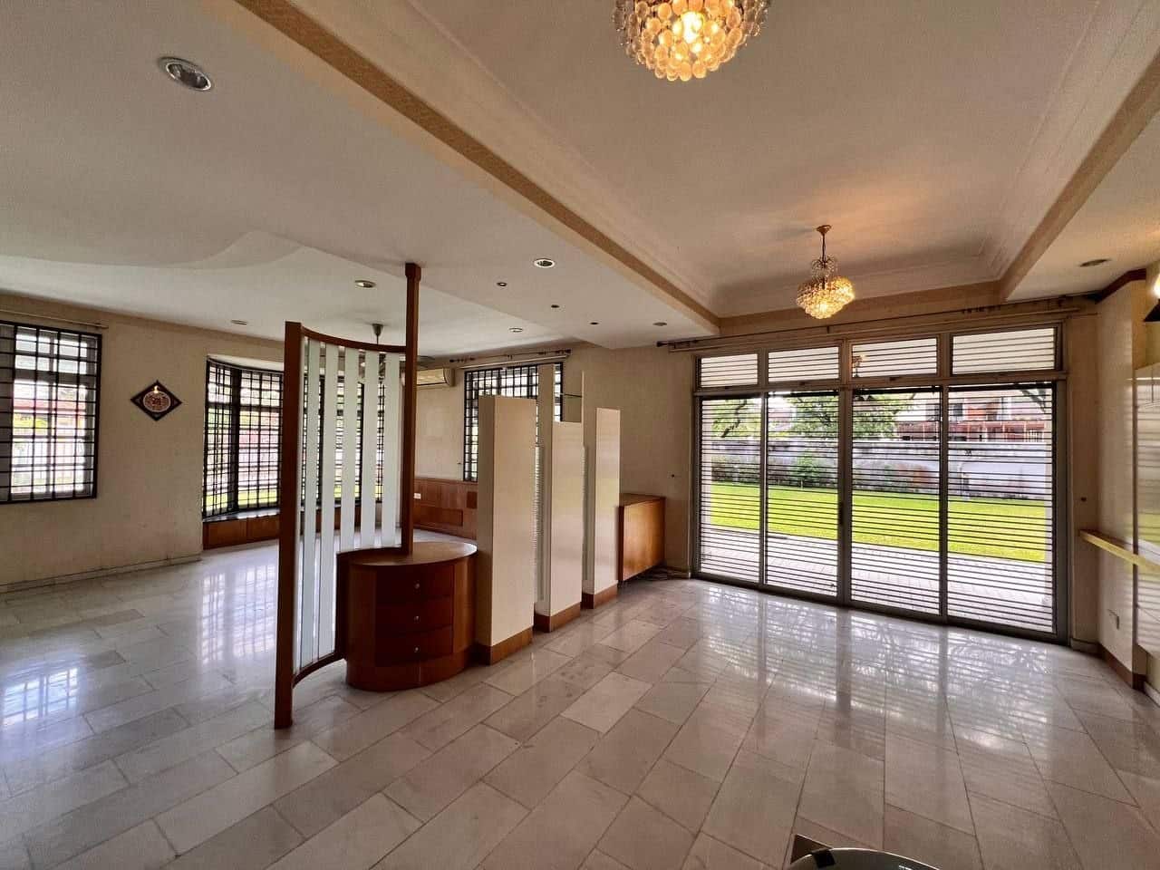 Double Storey Bungalow Taman Perling 4
