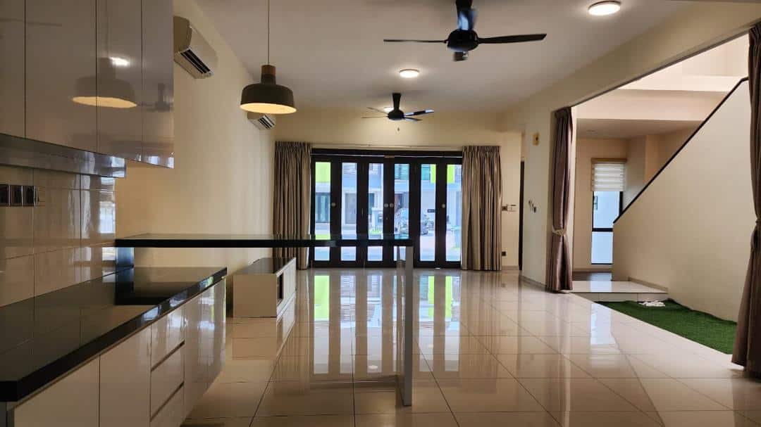 Super Terrace Link House East Ledang 2