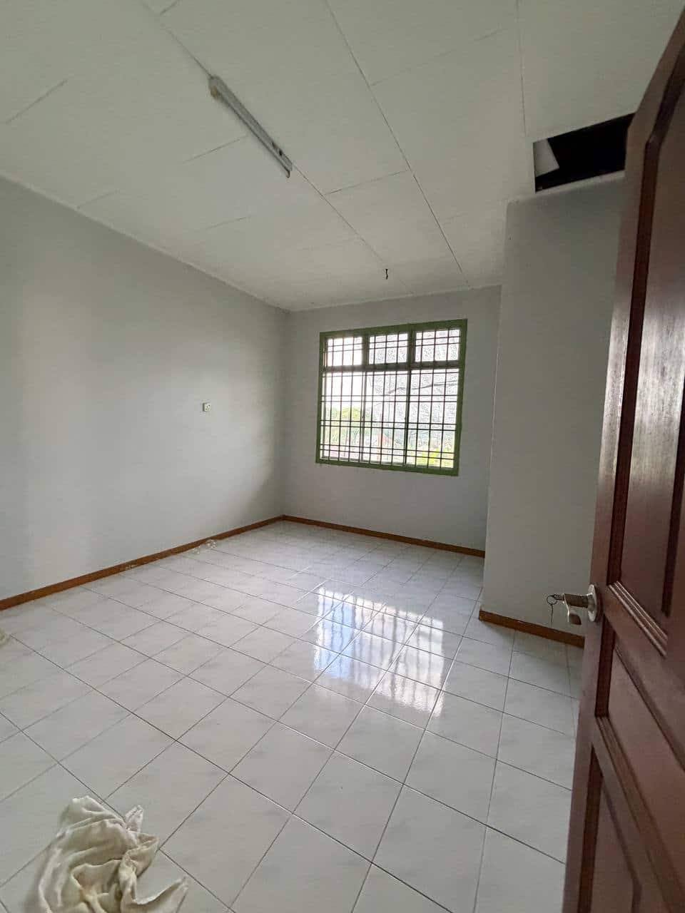 Single Storey Corner Jalan api-api taman Megai ria 5