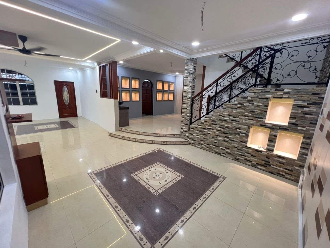 Double Storey Semi Detached JB Town 4