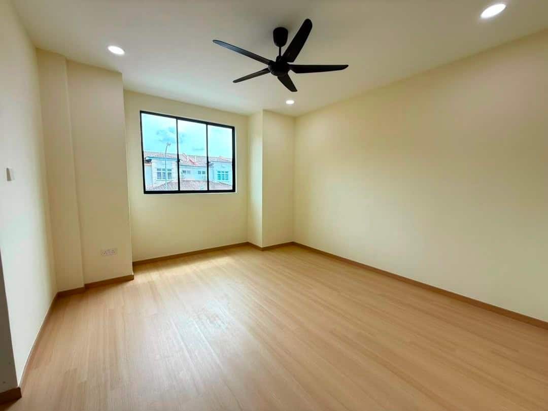 Double Storey Terrace House Pulai Indah 3