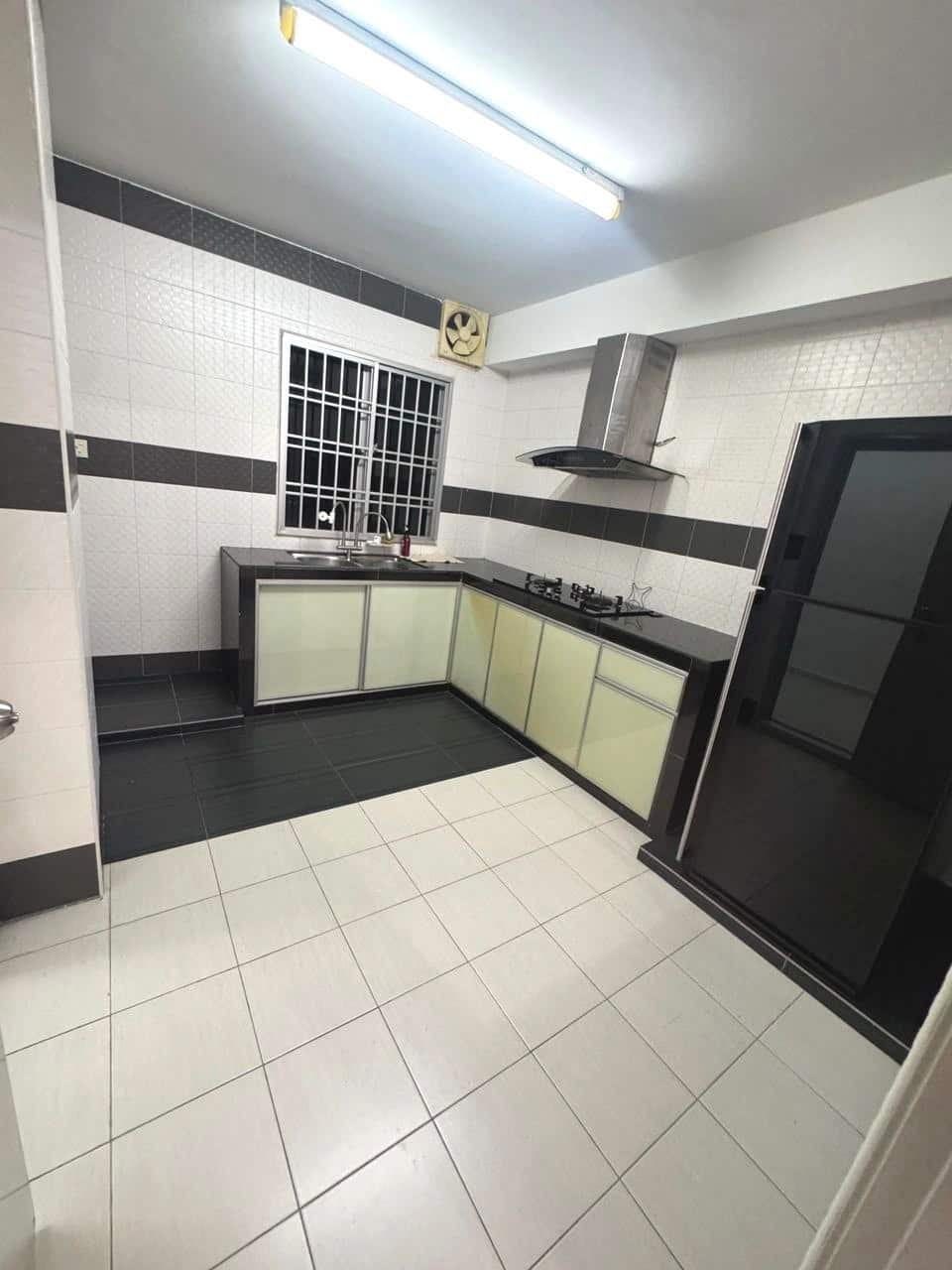 Double Storey Terrace House Taman Seri Austin 7
