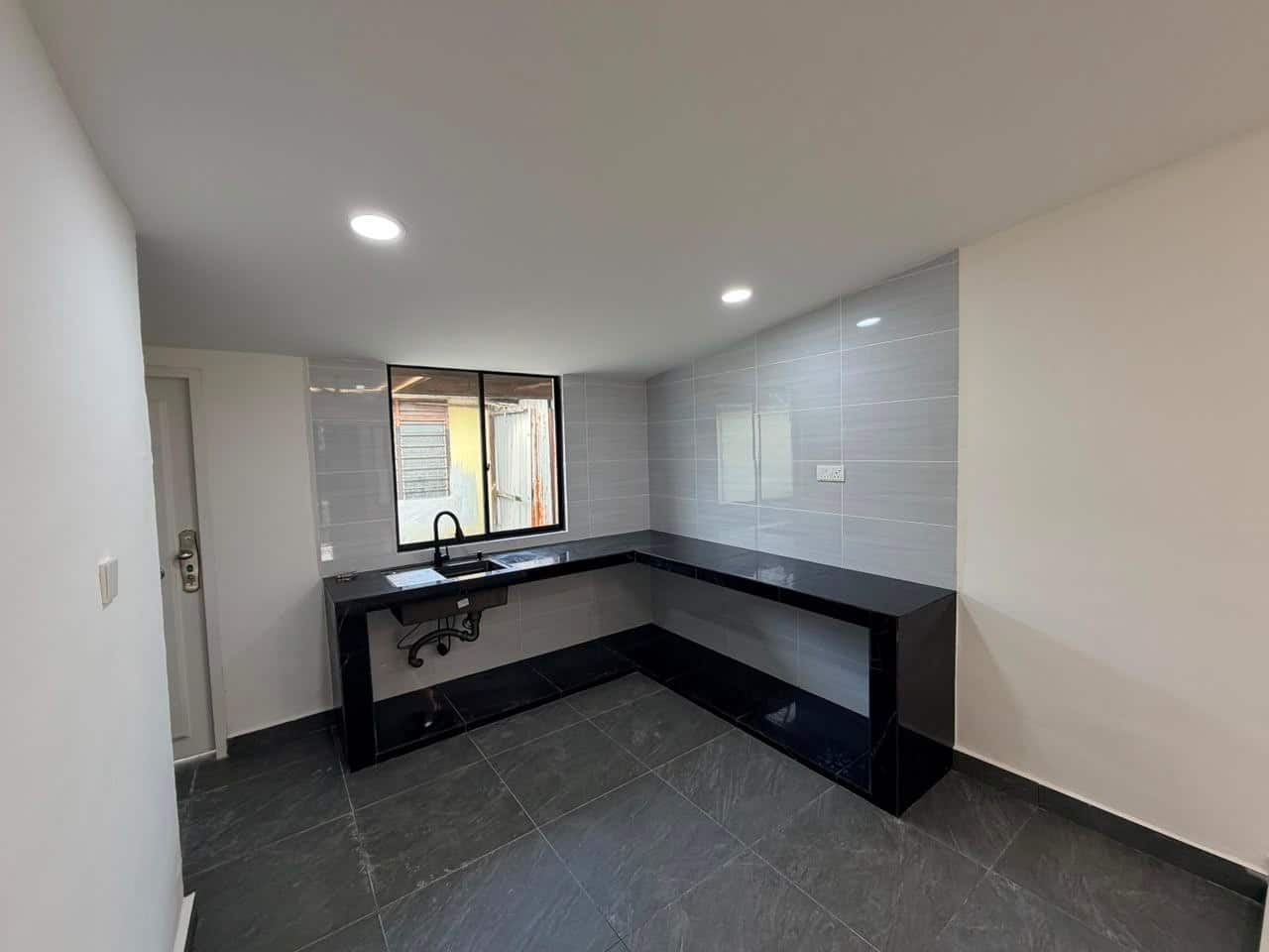 Single Storey Taman Ungku Tun Aminah 4