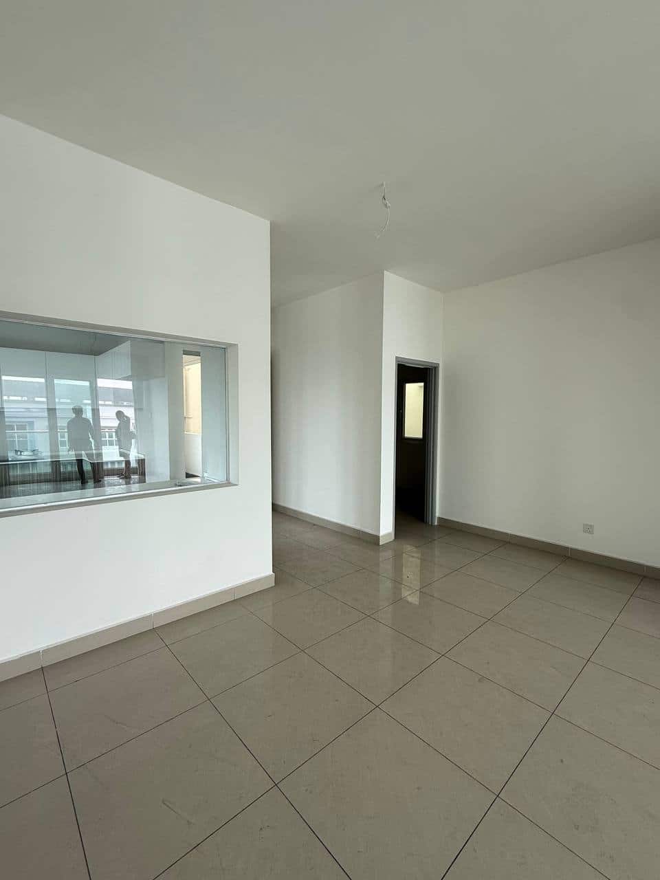 Season Luxury Apartment Larkin 3