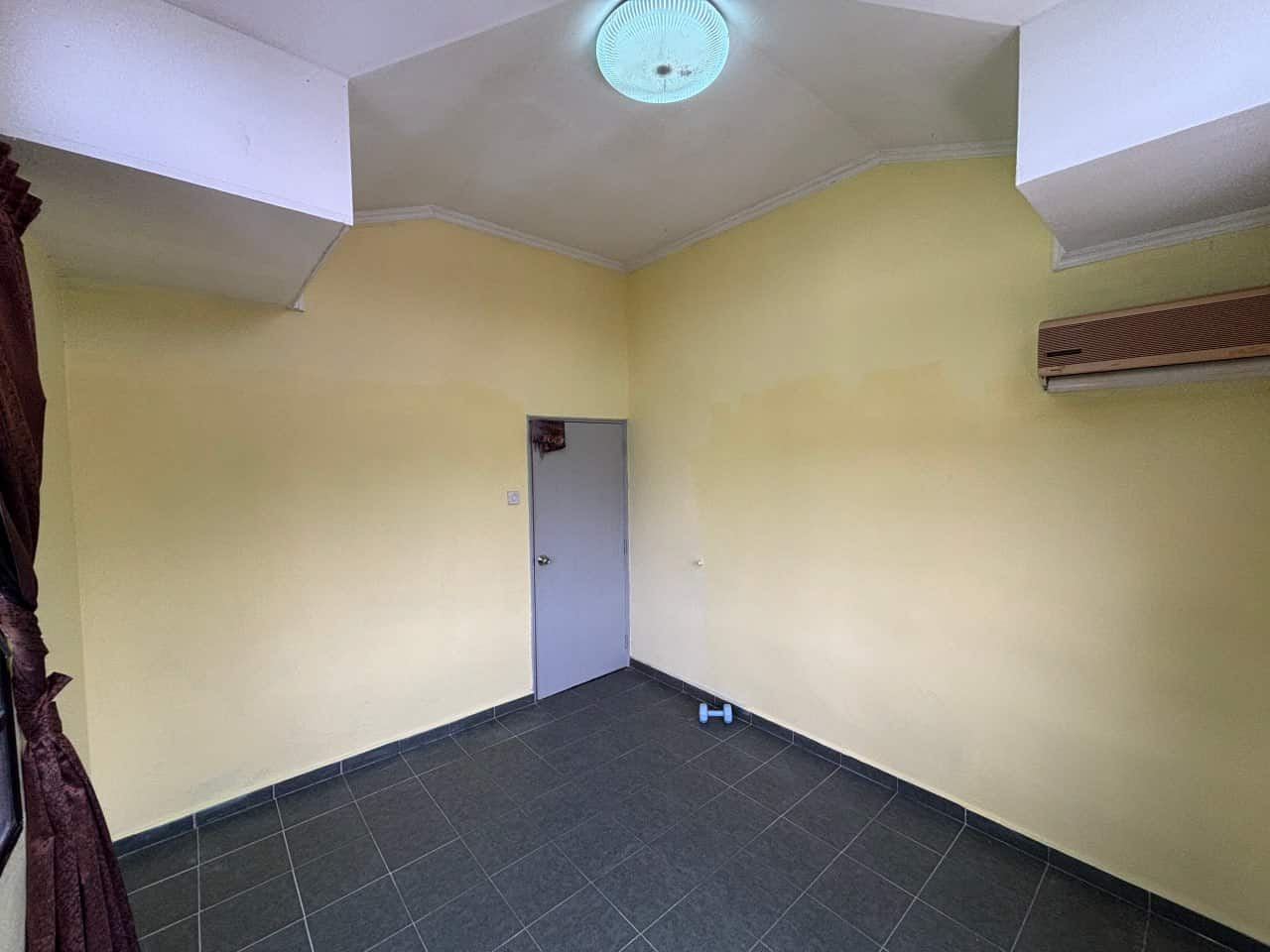 Condominium Frinza Court 7