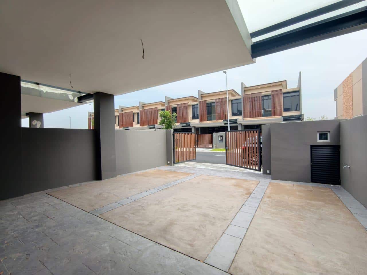 Double storey terrace (End Lot) Aurora Resort Villas 3