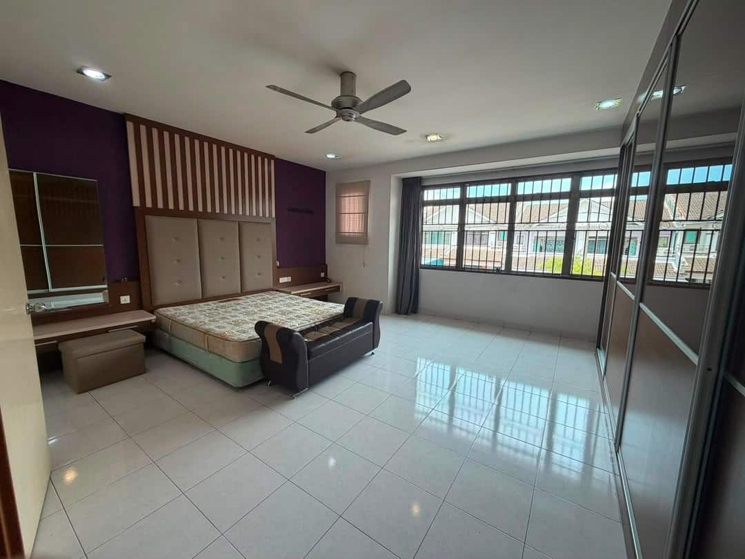 2 Storey Terrace Mount Austin 3