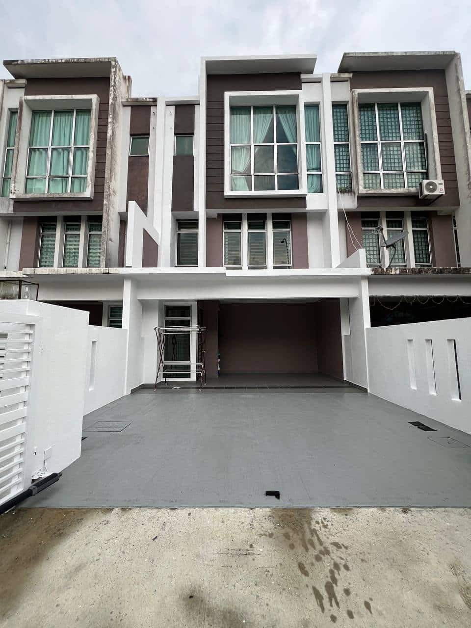 2.5 Storey Terrace House Imperial Jade Residenz 1