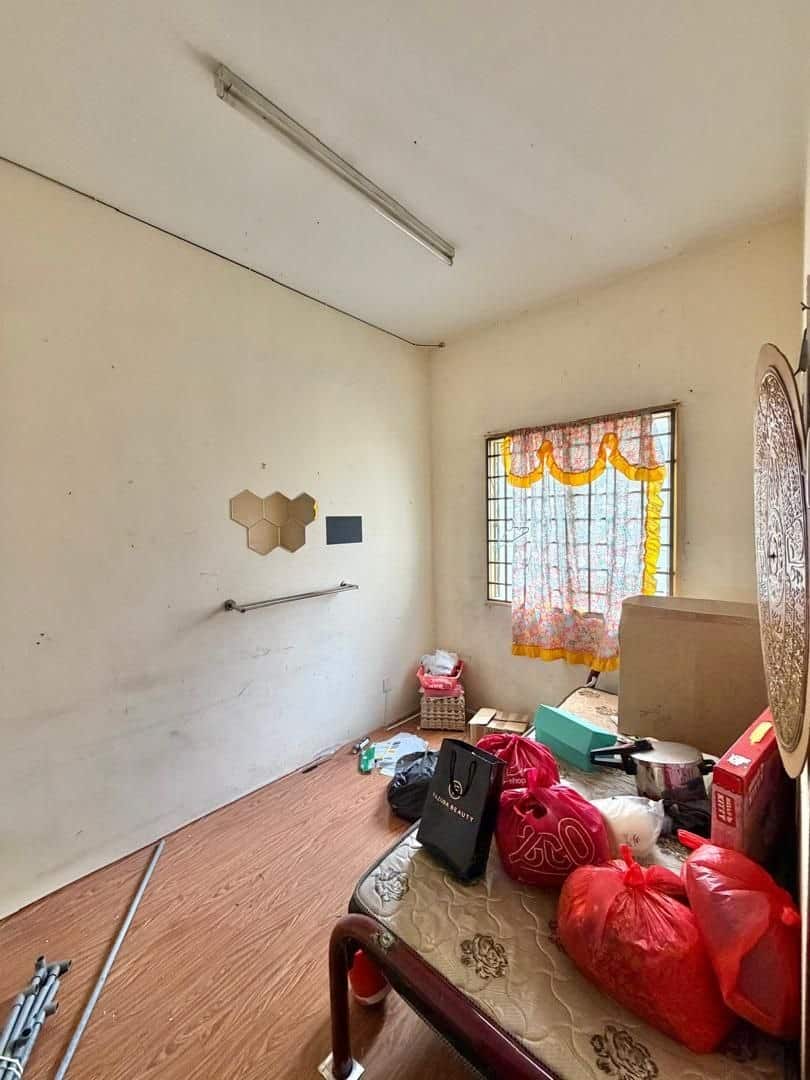 Double Storey Terrace Jln Teratai, Indahpura 6