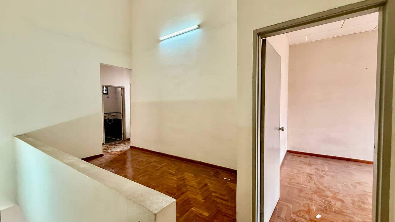 Double Storey Terrace Taman Daya 5
