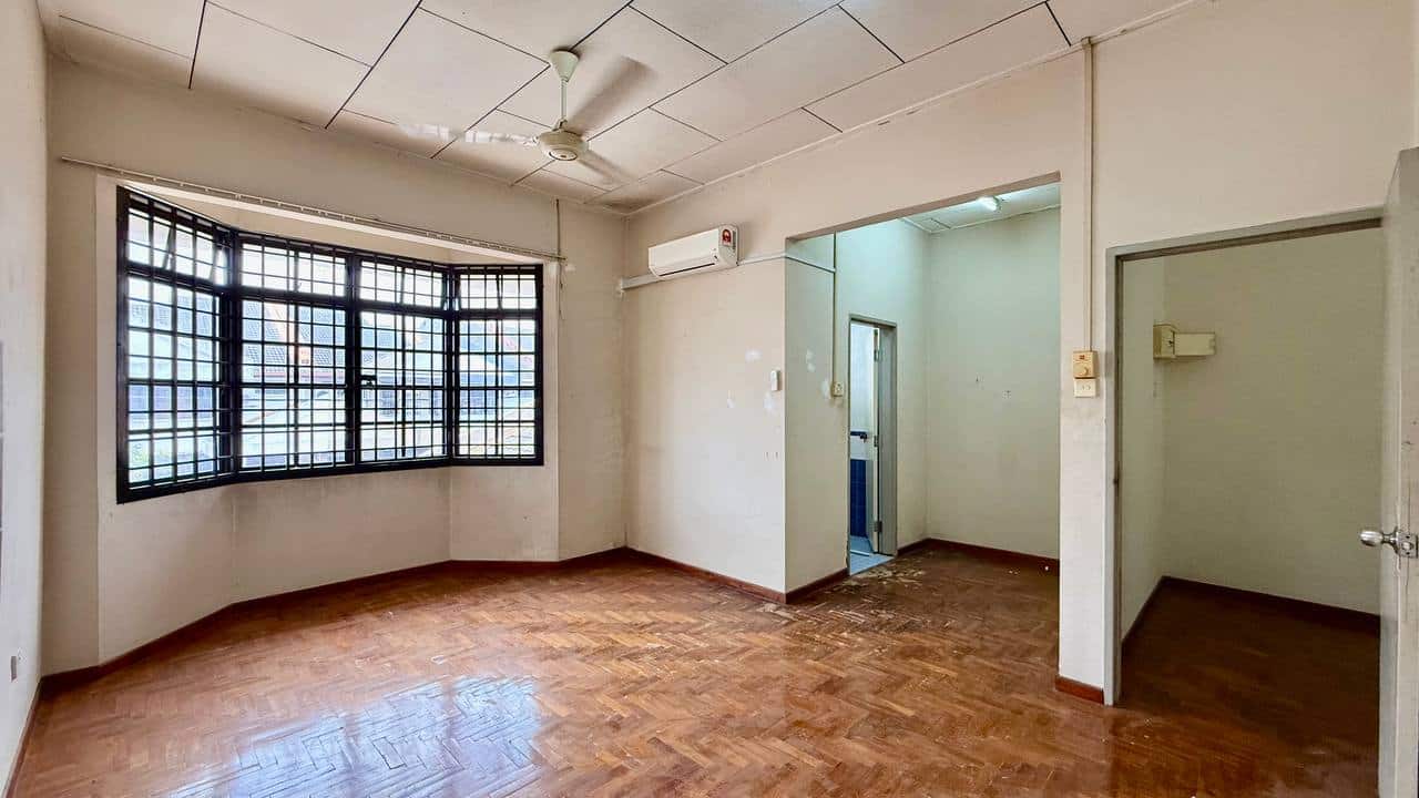 Double Storey Terrace Taman Daya 3