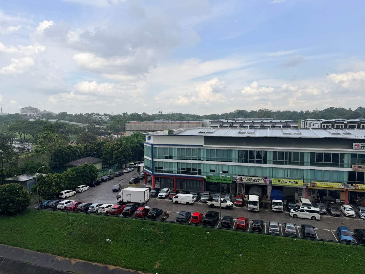 Service Apartment Sky Garden Residences @ Setia Tropika 4