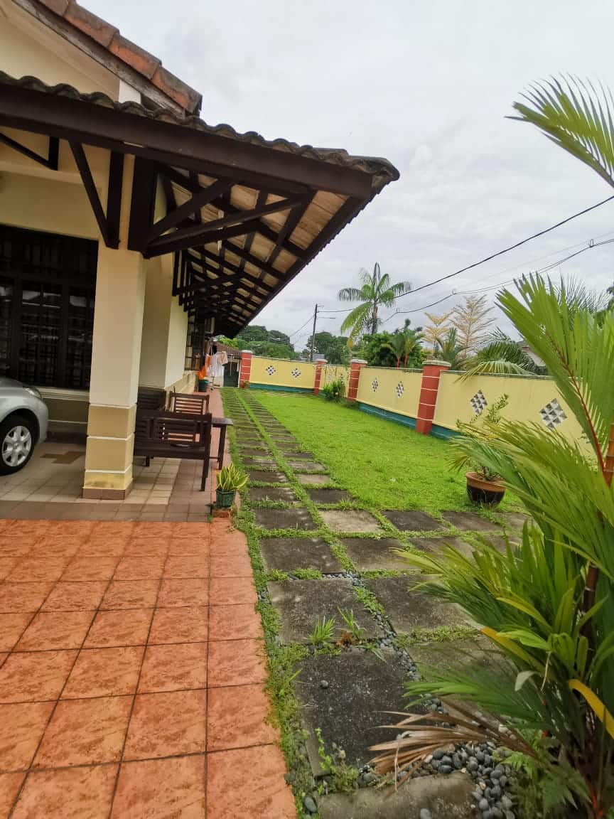 Single Storey Terrace Taman Molek 1