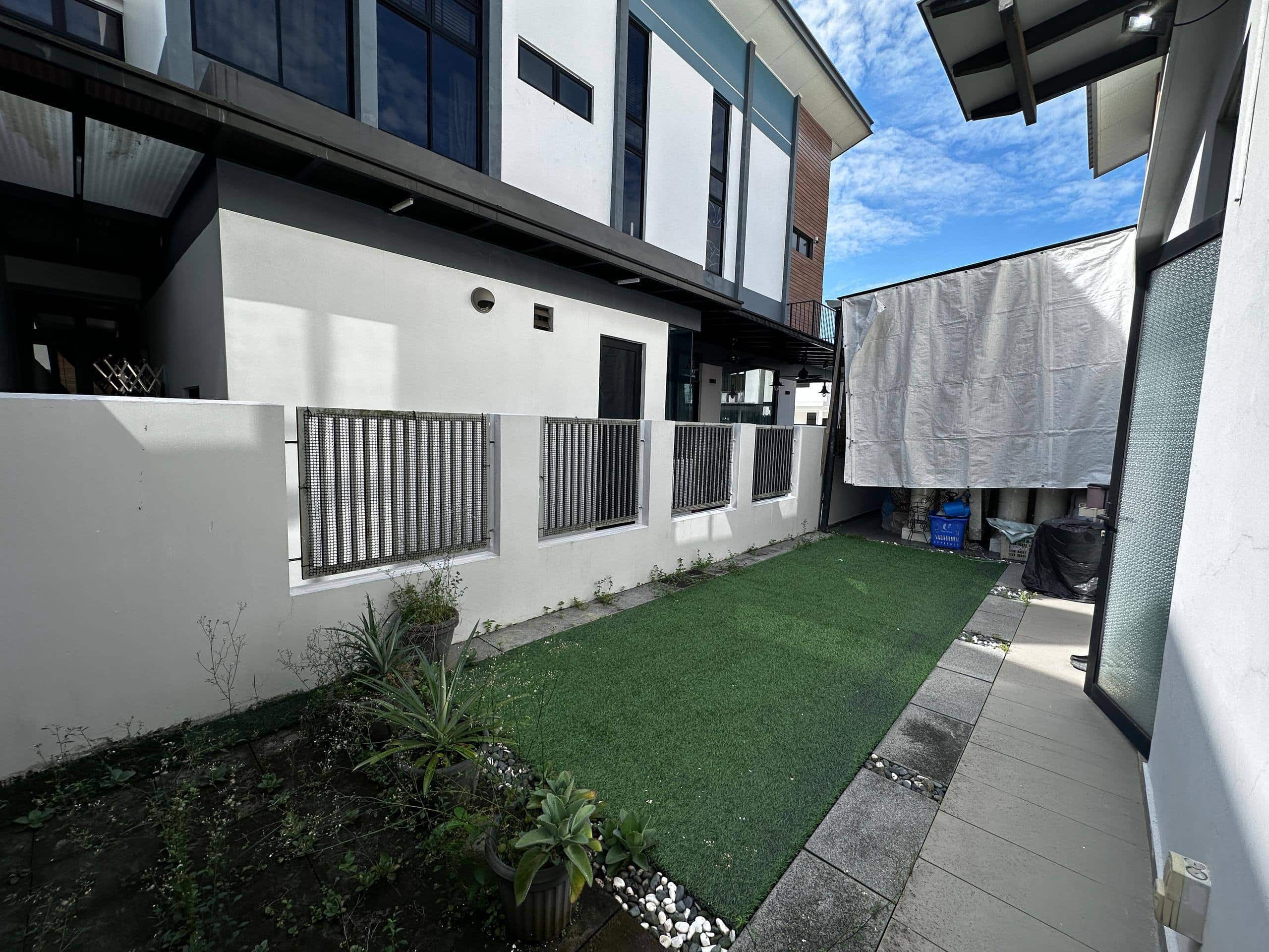 Double Storey Cluster Setia Tropika 1