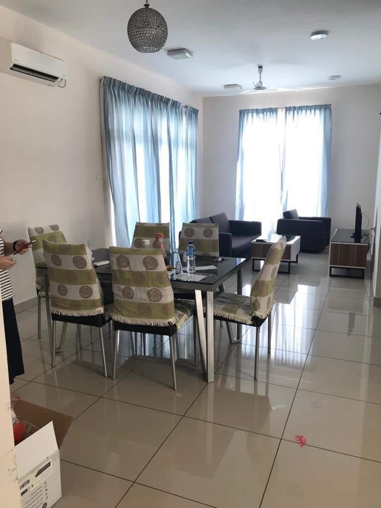 Condominium Larkin 1