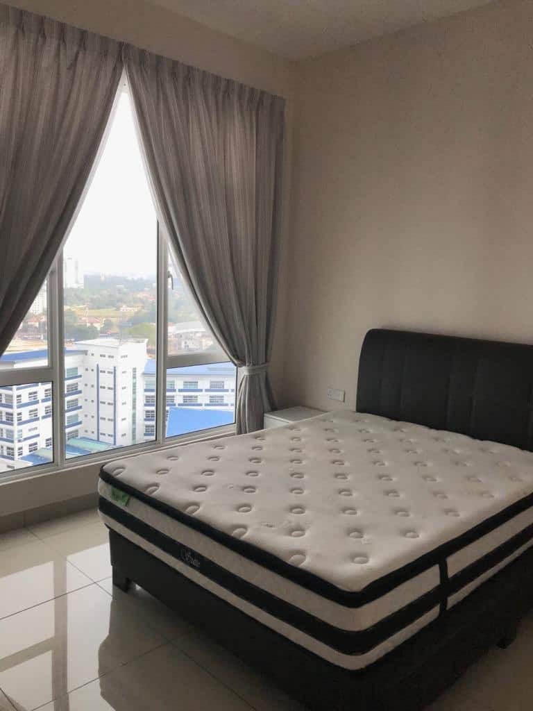 Condominium Larkin 2