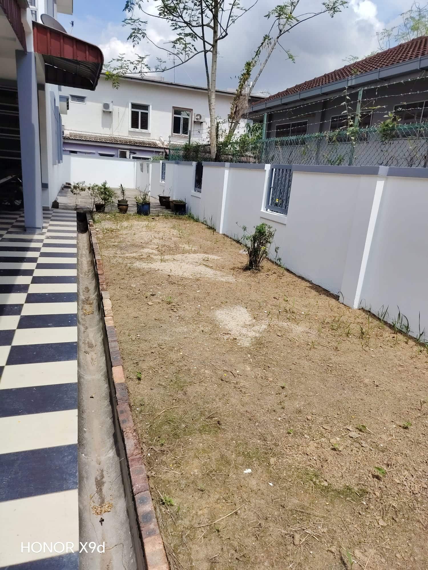 Double Storey Endlot Terrace Bukit Indah 3