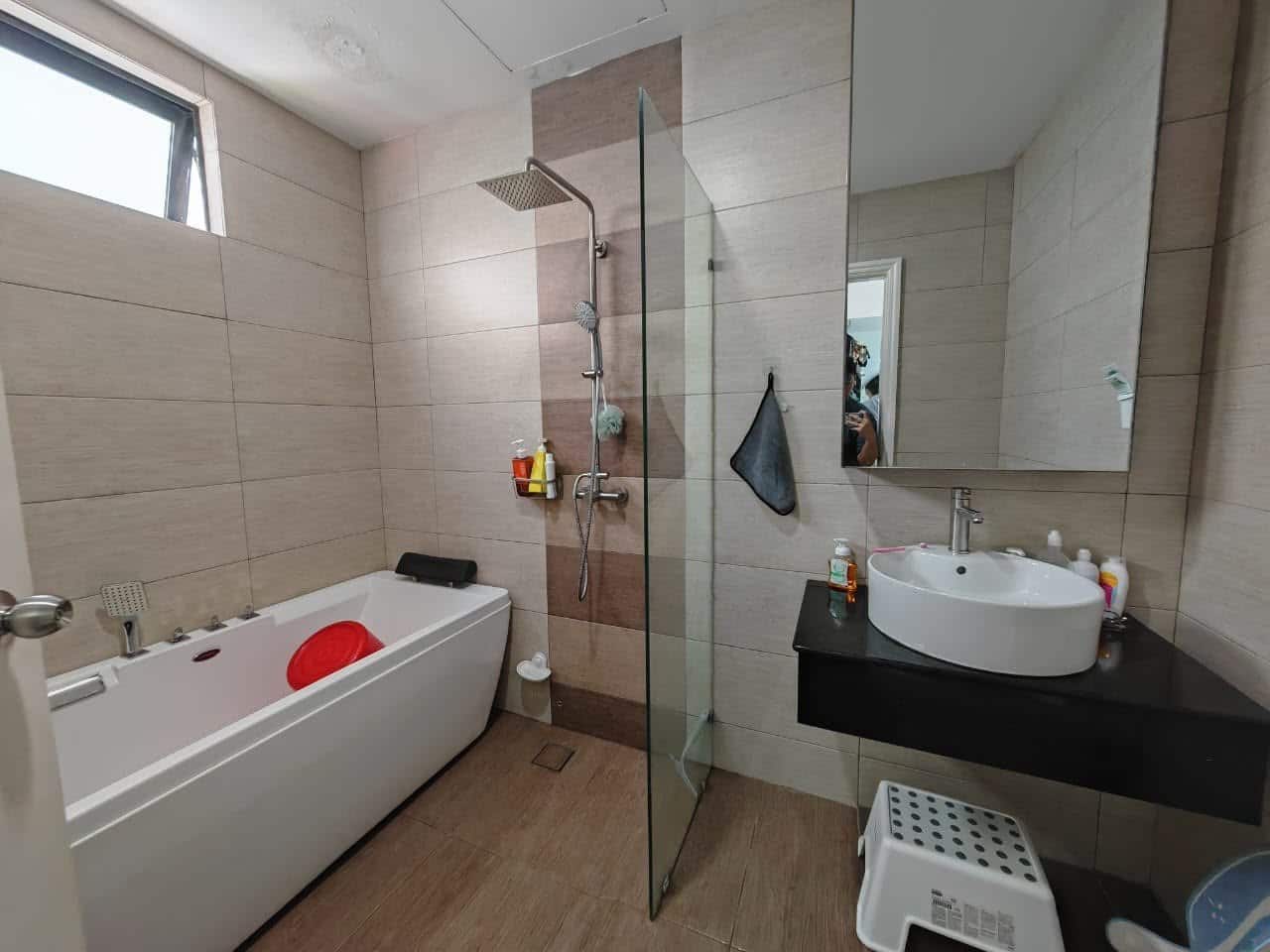 Condo Taman Molek 4