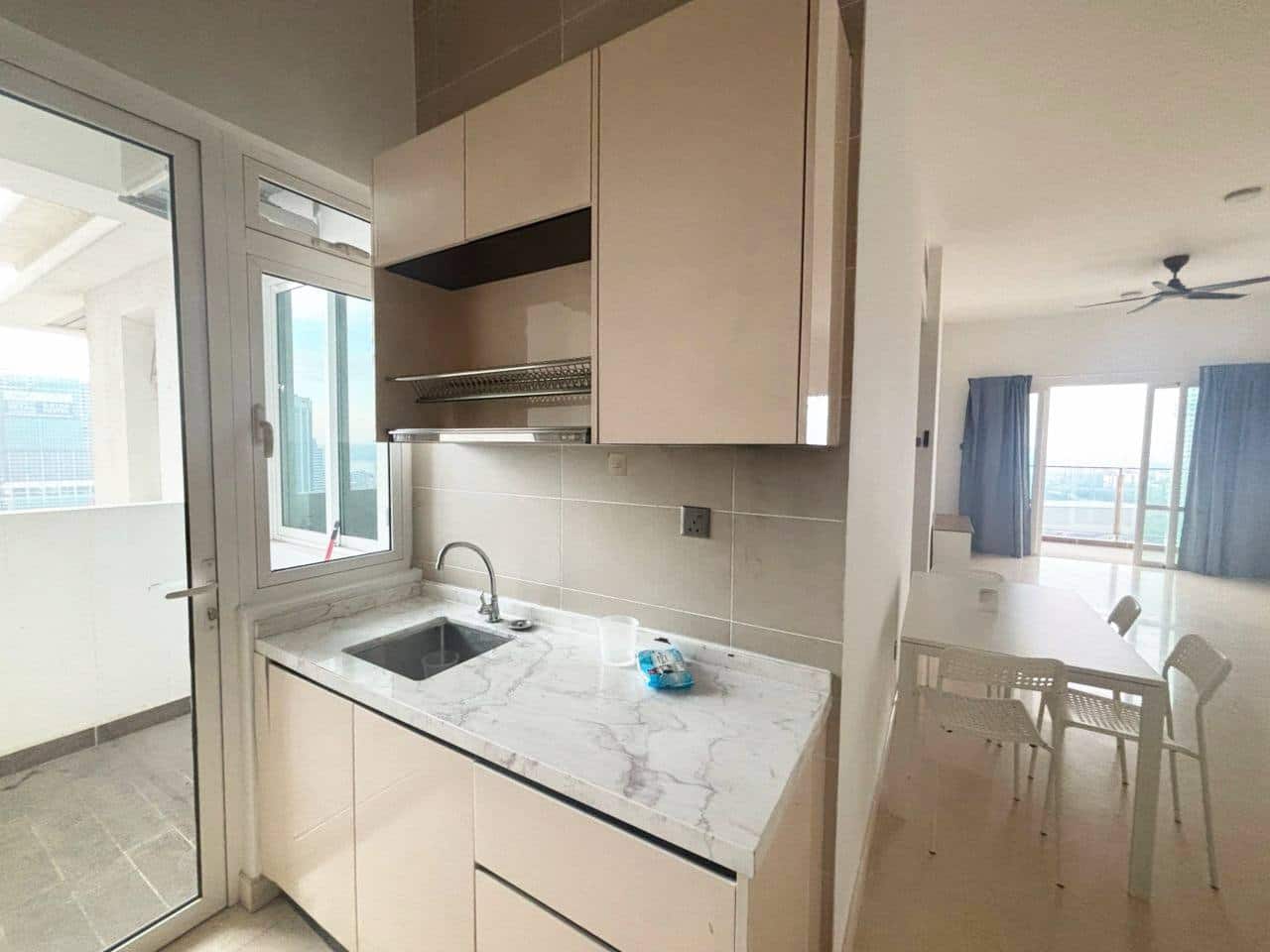 Condominium TriTower Residence 3