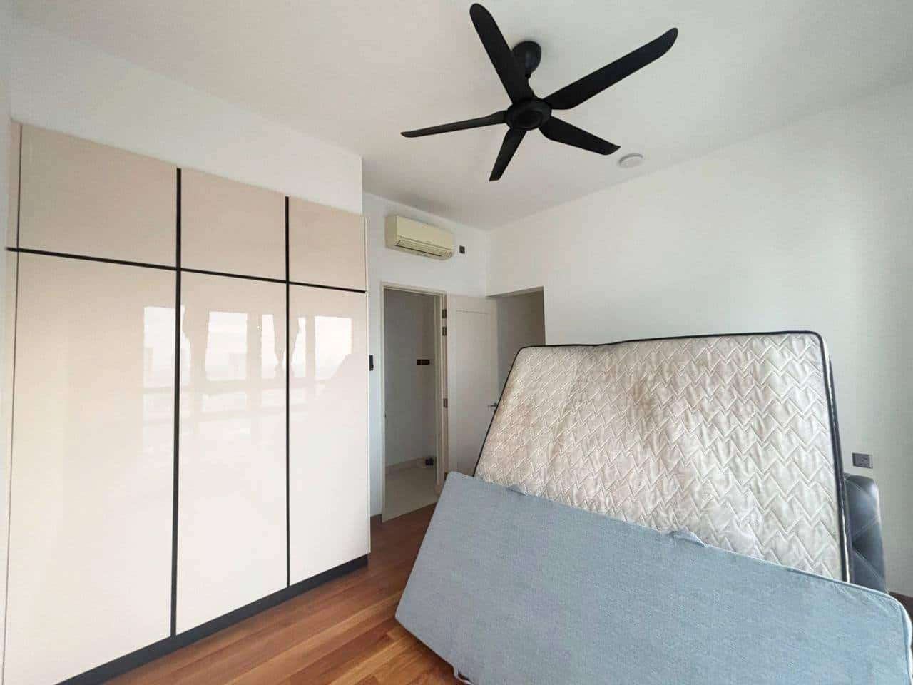 Condominium TriTower Residence 5