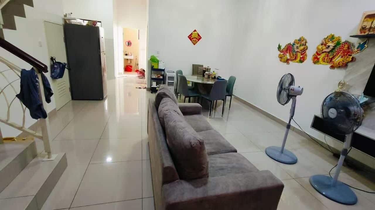 Double Storey Intermediate Terrace House Seri Austin Dahlia 2