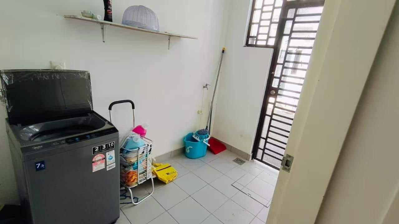 Double Storey Intermediate Terrace House Seri Austin Dahlia 7