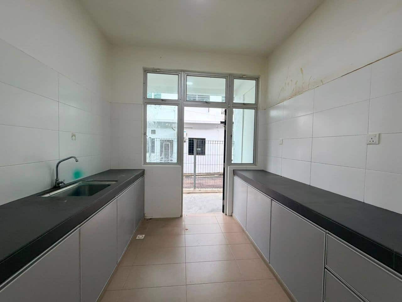 House Mutiara Utama 8