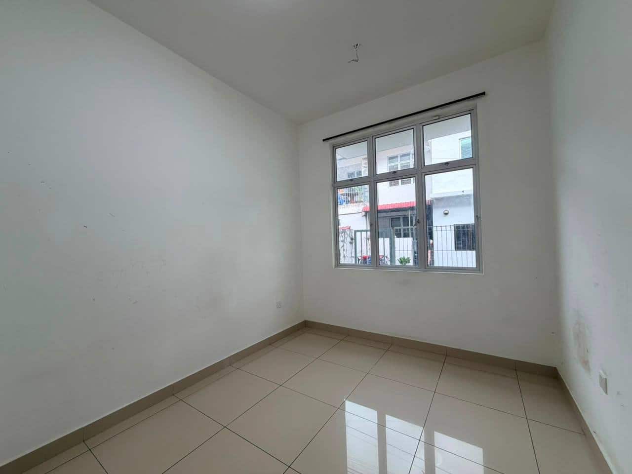 House Mutiara Utama 6