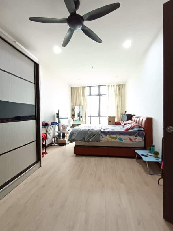 Service Apartment Green Haven 4