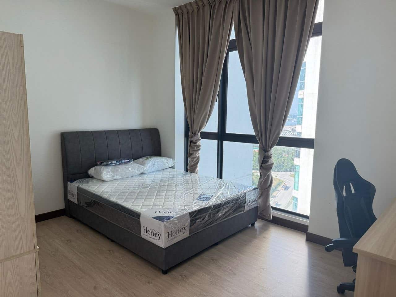 Service Apartment Green Haven 7