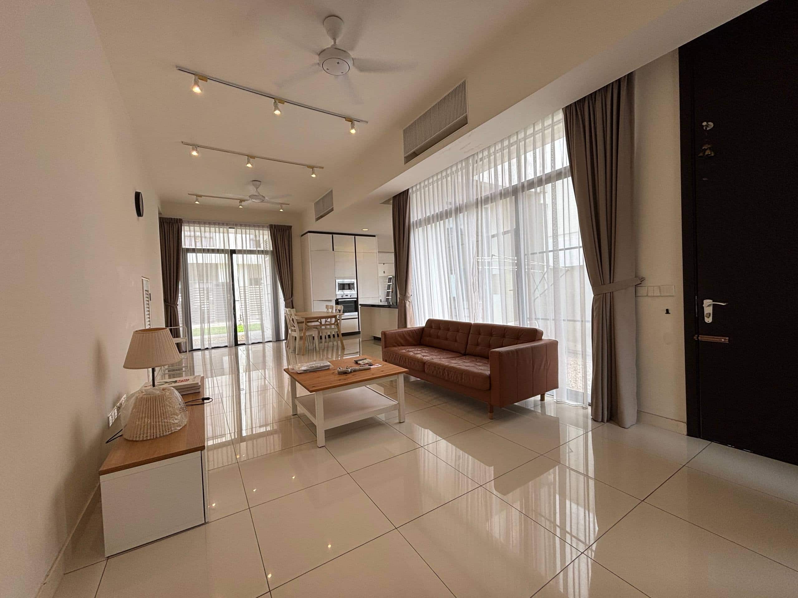 End Lot Terrace Avira Medini Iskandar 1