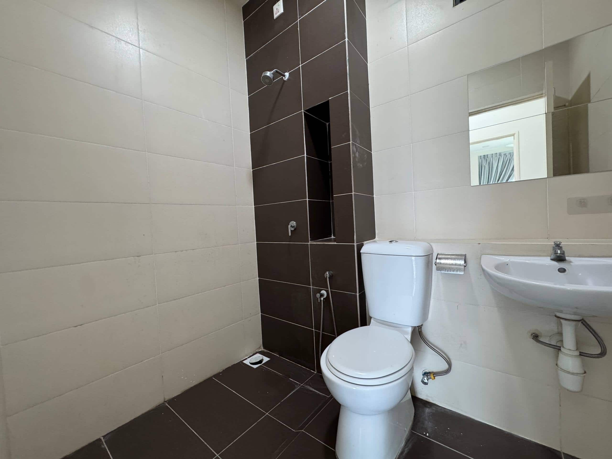 Condominium Taman Perling 8
